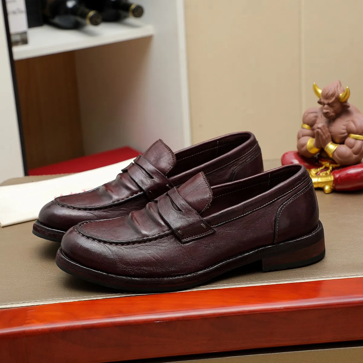 Men's shoes 💰920 💰 Louis Vuitton LV ® Autumn and Winter 🆕 models 🔛Full shoe counter First layer cowhide, 🐂Leather lined casual shoes for men, super soft outsole, a must for driving. Counter synchronization Original first layer cowhide Completely 1:1 mold customization 🌹Top version, 3 colors available! Number: 38-45 (37.46. Customized)